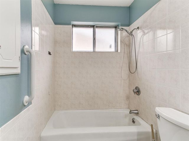 210 E Cherry Avenue, Yukon, OK 73099