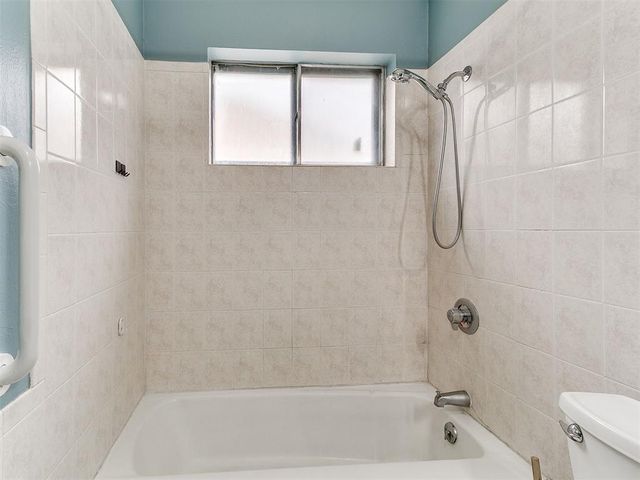 210 E Cherry Avenue, Yukon, OK 73099
