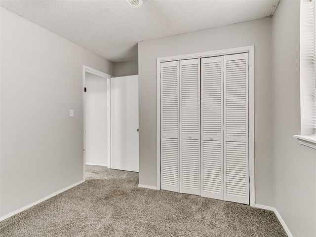 210 E Cherry Avenue, Yukon, OK 73099