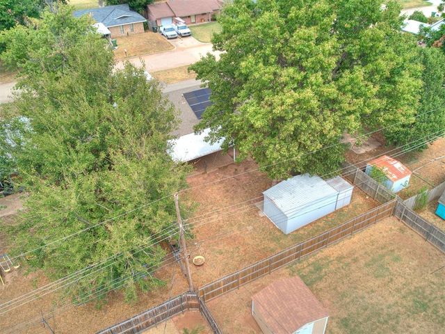 210 E Cherry Avenue, Yukon, OK 73099