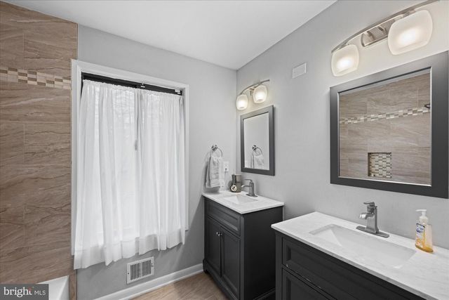 2519 OAKENSHIELD DR, Rockville, MD 20854