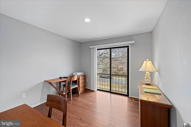 2519 OAKENSHIELD DR, Rockville, MD 20854