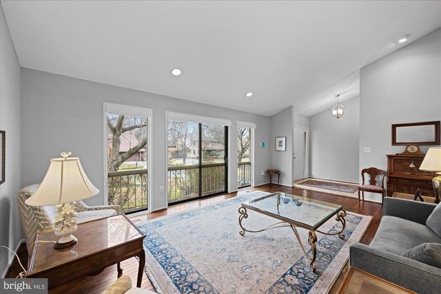 2519 OAKENSHIELD DR, Rockville, MD 20854