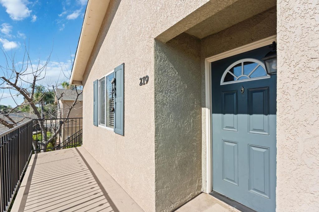 Image 1 of property listing at 3739 W Bullard Avenue # 219, Fresno, CA 93711
