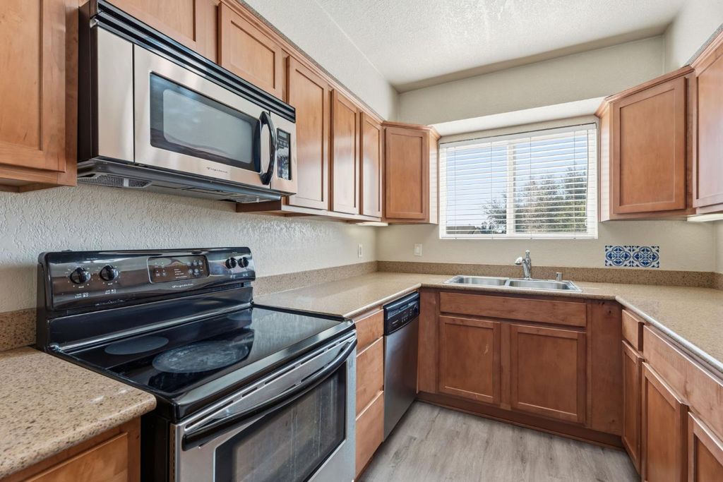 Image 11 of property listing at 3739 W Bullard Avenue # 219, Fresno, CA 93711