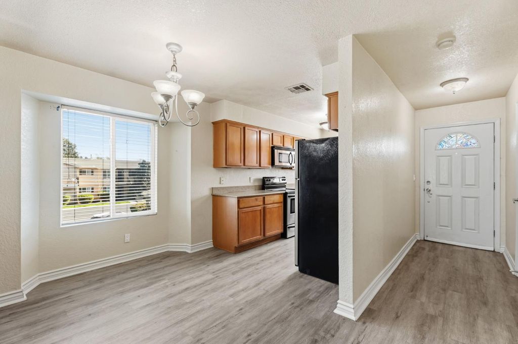 Image 14 of property listing at 3739 W Bullard Avenue # 219, Fresno, CA 93711