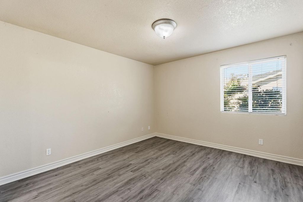 Image 17 of property listing at 3739 W Bullard Avenue # 219, Fresno, CA 93711