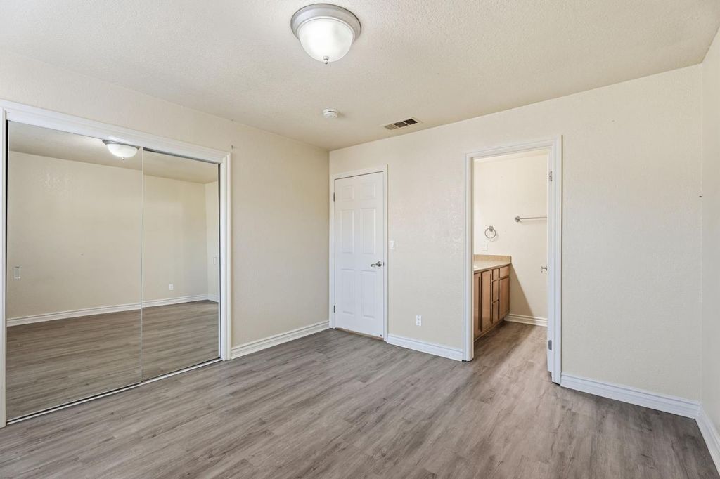 Image 18 of property listing at 3739 W Bullard Avenue # 219, Fresno, CA 93711