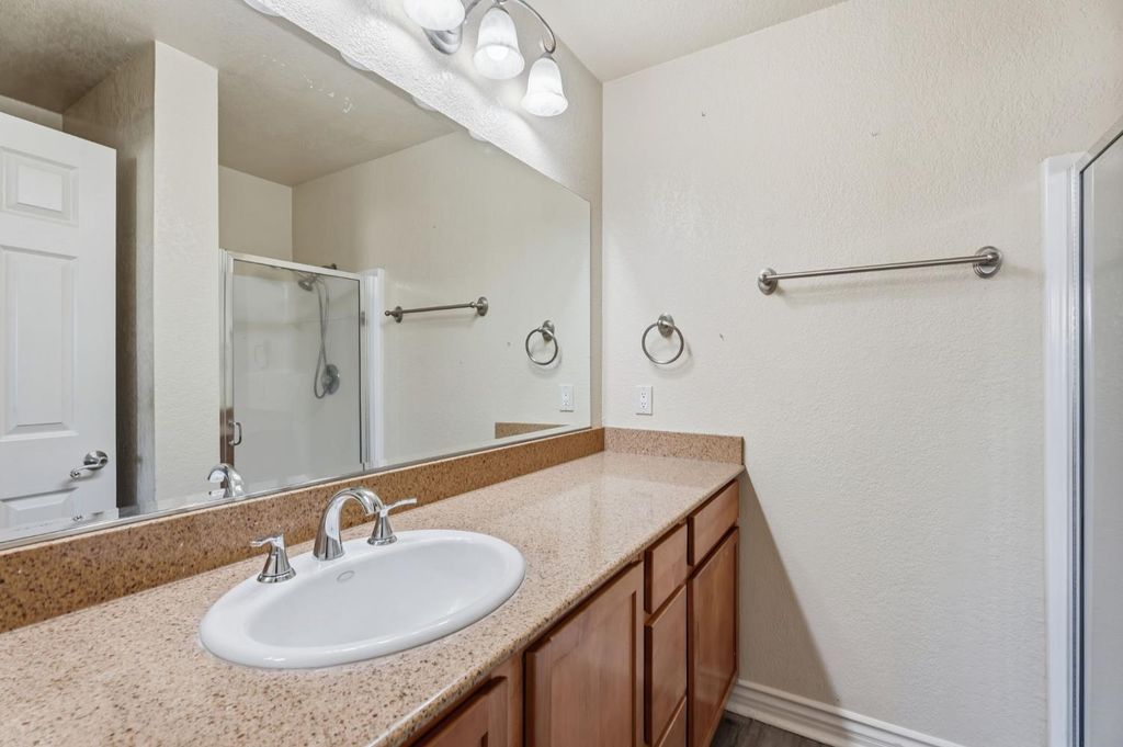 Image 19 of property listing at 3739 W Bullard Avenue # 219, Fresno, CA 93711
