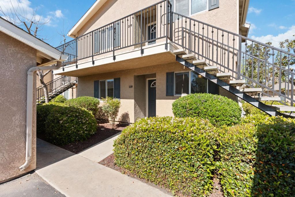 Image 2 of property listing at 3739 W Bullard Avenue # 219, Fresno, CA 93711