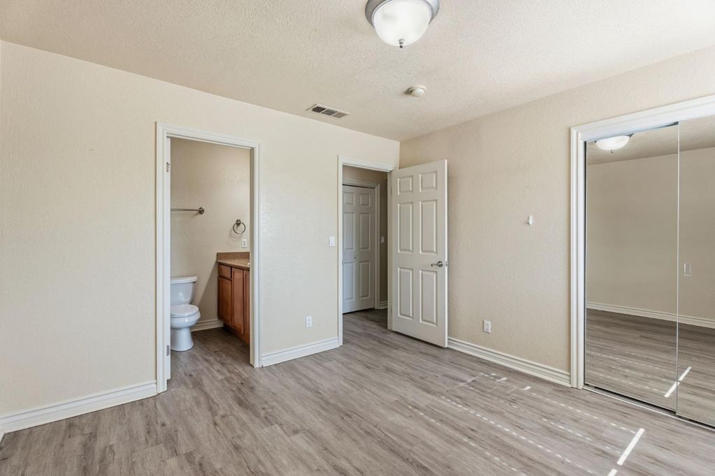 Image 21 of property listing at 3739 W Bullard Avenue # 219, Fresno, CA 93711