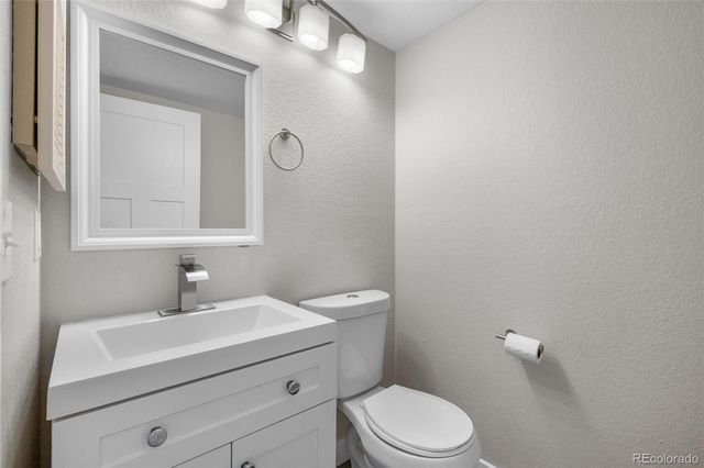 15083 E 43rd Avenue, Denver, CO 80239