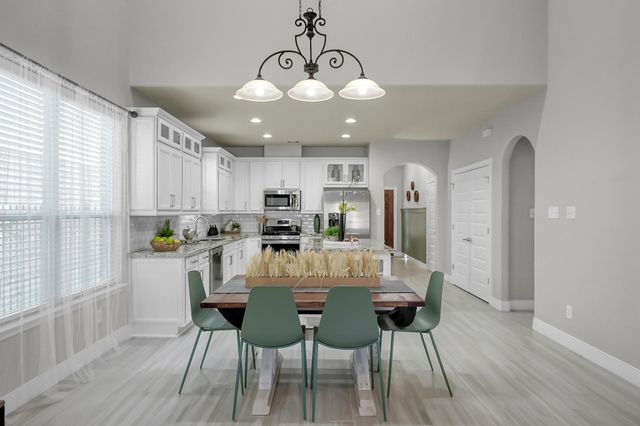 10 Canterborough Place, Tomball, TX 77375