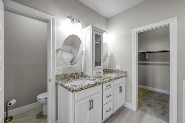 10 Canterborough Place, Tomball, TX 77375