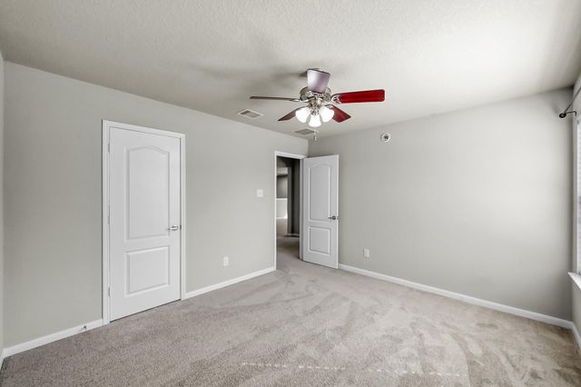 10 Canterborough Place, Tomball, TX 77375