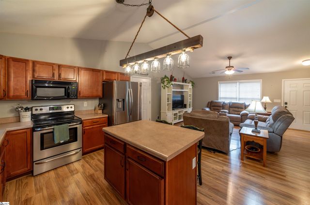 15 Cardo Lane, Fountain Inn, SC 29644