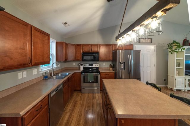 15 Cardo Lane, Fountain Inn, SC 29644