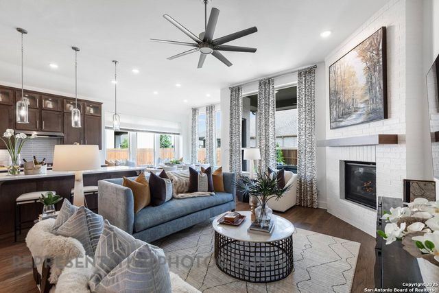 255 White Oak, Castroville, TX 78009