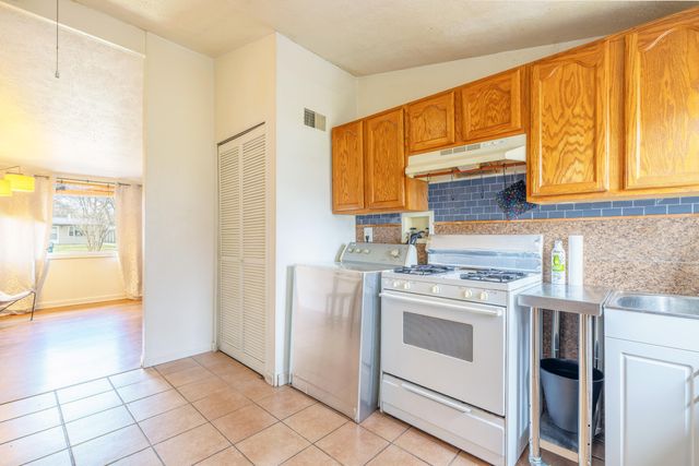 241 N 26th Street, Springfield, MI 49037