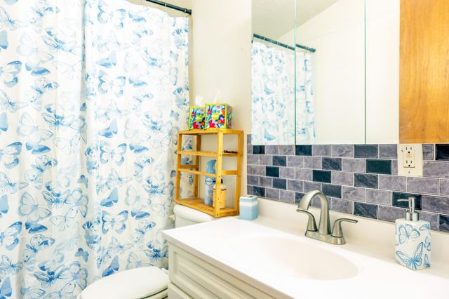 241 N 26th Street, Springfield, MI 49037