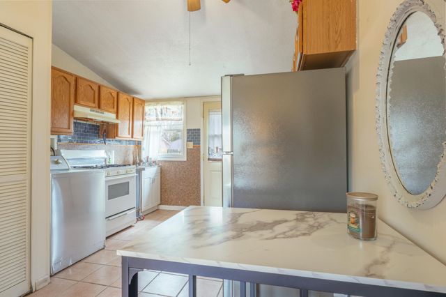 241 N 26th Street, Springfield, MI 49037