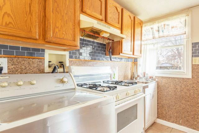 241 N 26th Street, Springfield, MI 49037