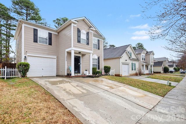 10420 Hugue Way, Charlotte, NC 28214