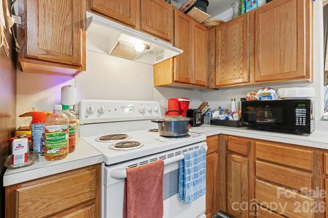 10420 Hugue Way, Charlotte, NC 28214