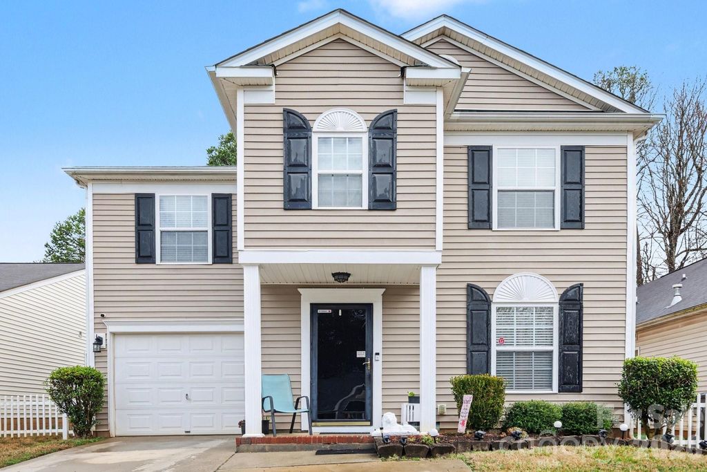 10420 Hugue Way, Charlotte, NC 28214