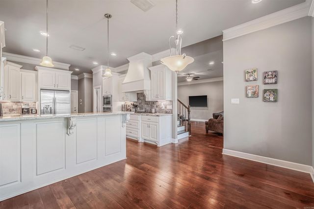 6 Commentry Drive, Little Rock, AR 72223