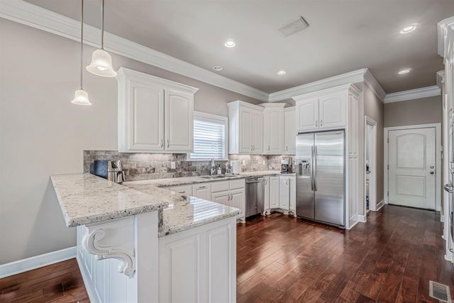 6 Commentry Drive, Little Rock, AR 72223