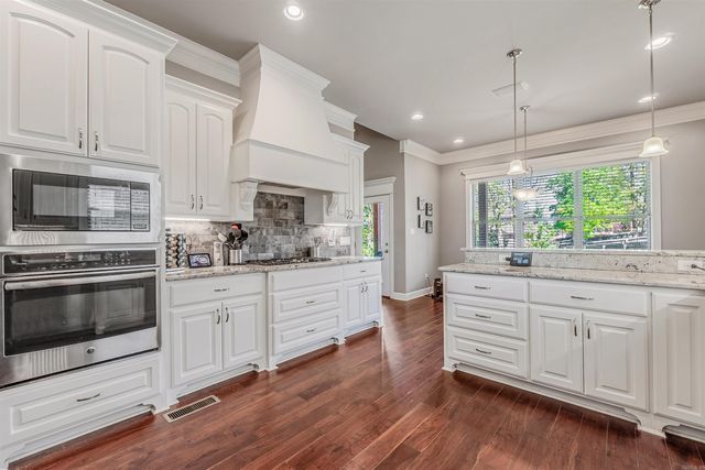 6 Commentry Drive, Little Rock, AR 72223