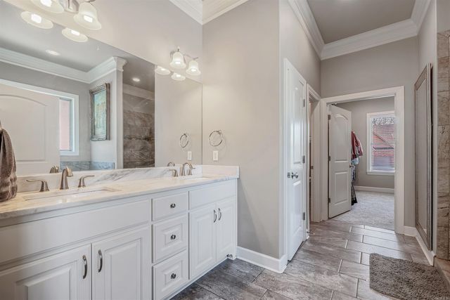 6 Commentry Drive, Little Rock, AR 72223