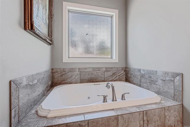 6 Commentry Drive, Little Rock, AR 72223