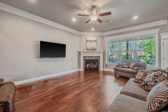 6 Commentry Drive, Little Rock, AR 72223