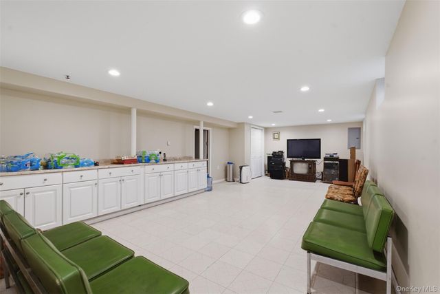 2 Mallard Drive, West Nyack, NY 10994