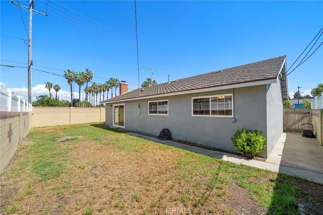 15001 Sussex Circle, Huntington Beach, CA 92647