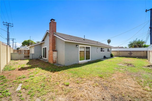 15001 Sussex Circle, Huntington Beach, CA 92647