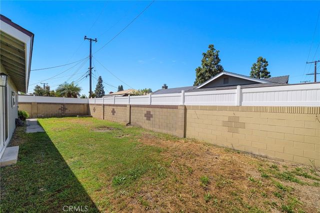 15001 Sussex Circle, Huntington Beach, CA 92647