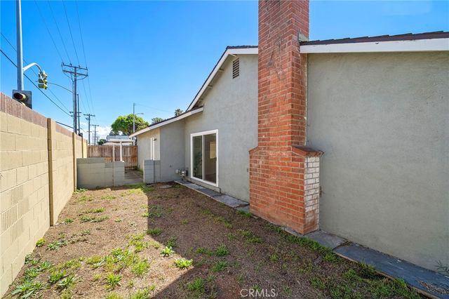 15001 Sussex Circle, Huntington Beach, CA 92647