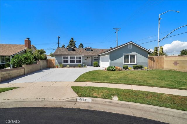 15001 Sussex Circle, Huntington Beach, CA 92647