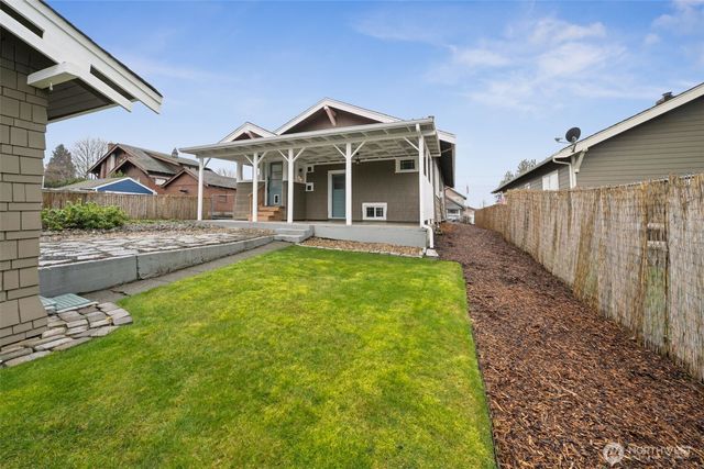 1829 Washington Avenue, Enumclaw, WA 98022