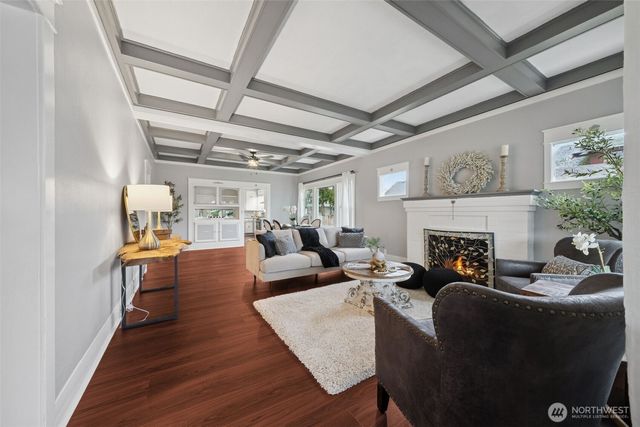 1829 Washington Avenue, Enumclaw, WA 98022