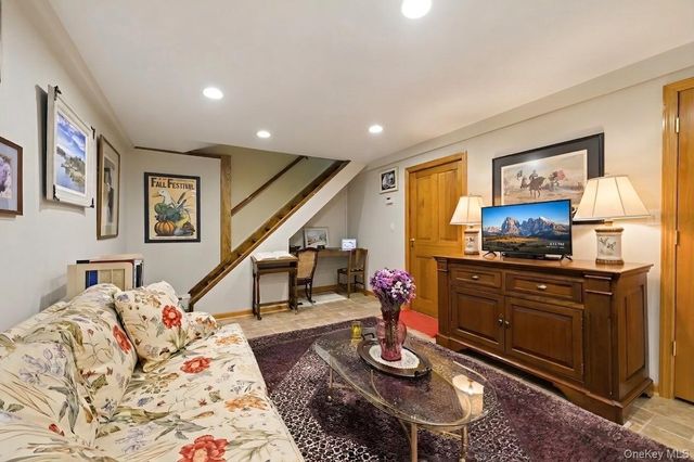 21 N Timberbrook Road, Fort Salonga, NY 11768