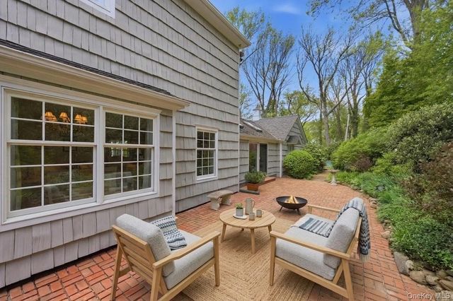 21 N Timberbrook Road, Fort Salonga, NY 11768