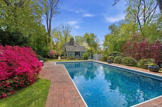 21 N Timberbrook Road, Fort Salonga, NY 11768