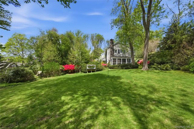 21 N Timberbrook Road, Fort Salonga, NY 11768