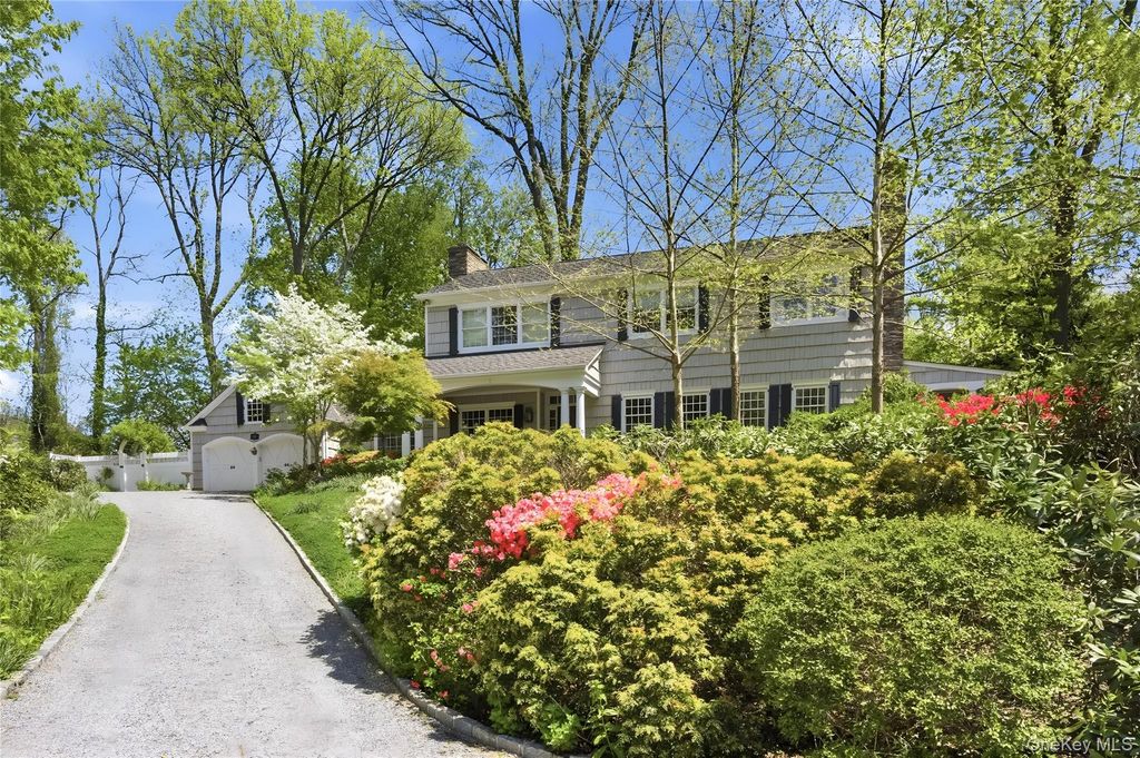 21 N Timberbrook Road, Fort Salonga, NY 11768