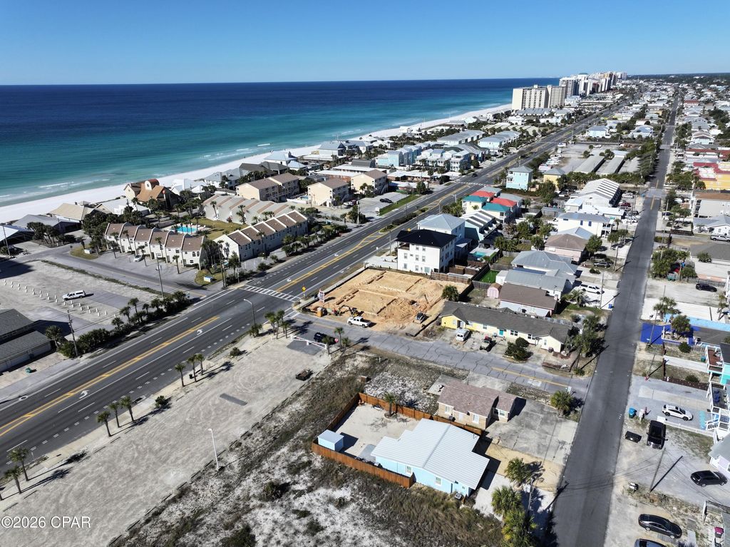 Image 4 of property listing at 5233 Thomas Drive, Panama City Beach, FL 32408