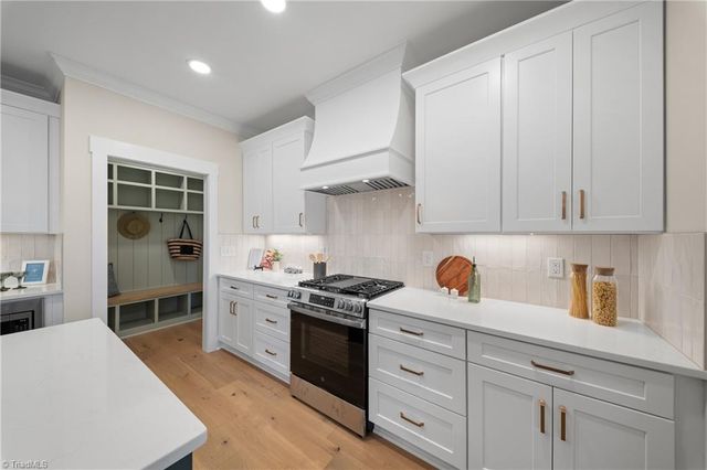 293 Old Heritage Drive, Winston-salem, NC 27107